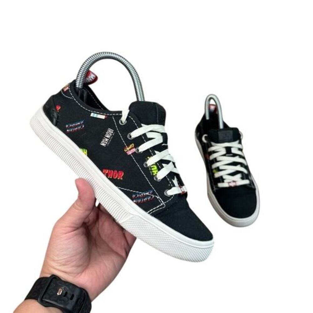 TOMS X Marvel Women's Black Comic Print Canvas Sneakers Size 5 Avengers‎ Shoes
